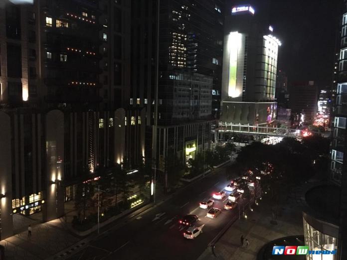 ▲台北市東區11日晚間9時許傳出停電，約有2223戶受到影響。圖為815 全台大停電。（資料圖／記者陳志仁攝，2017.08.15）