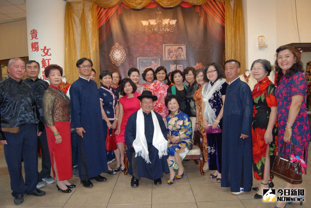 ▲「貴燭女紅妝～旗韻風華典藏展」即日起至107年1月21日在古月民俗展展出，讓人彷彿置身30年代的復古派對。（圖／記者陳雅芳攝，2017.11.9）