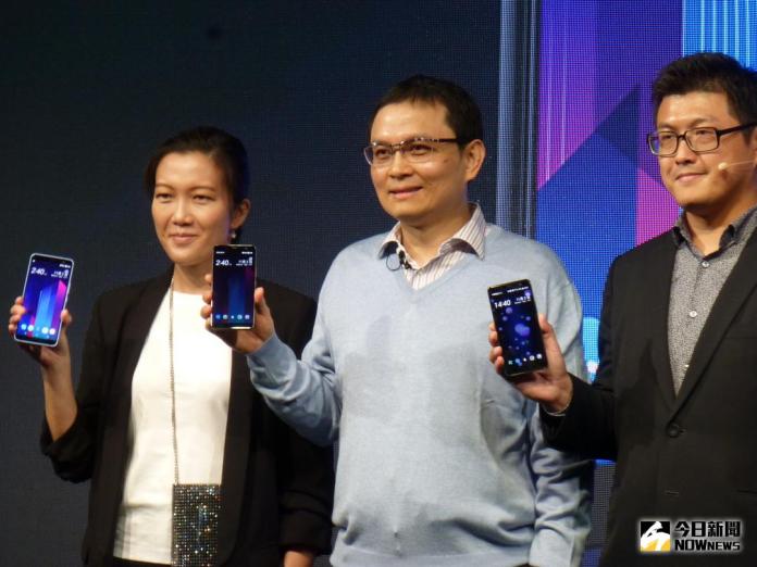 ▲宏達電HTC發表U11+，面對市場競爭激烈，宏達電仍對新機持審慎樂觀的態度。圖中為宏達電智慧手機暨物聯網事業總經理張嘉臨。（圖／記者許家禎攝 , 2017.11.2）