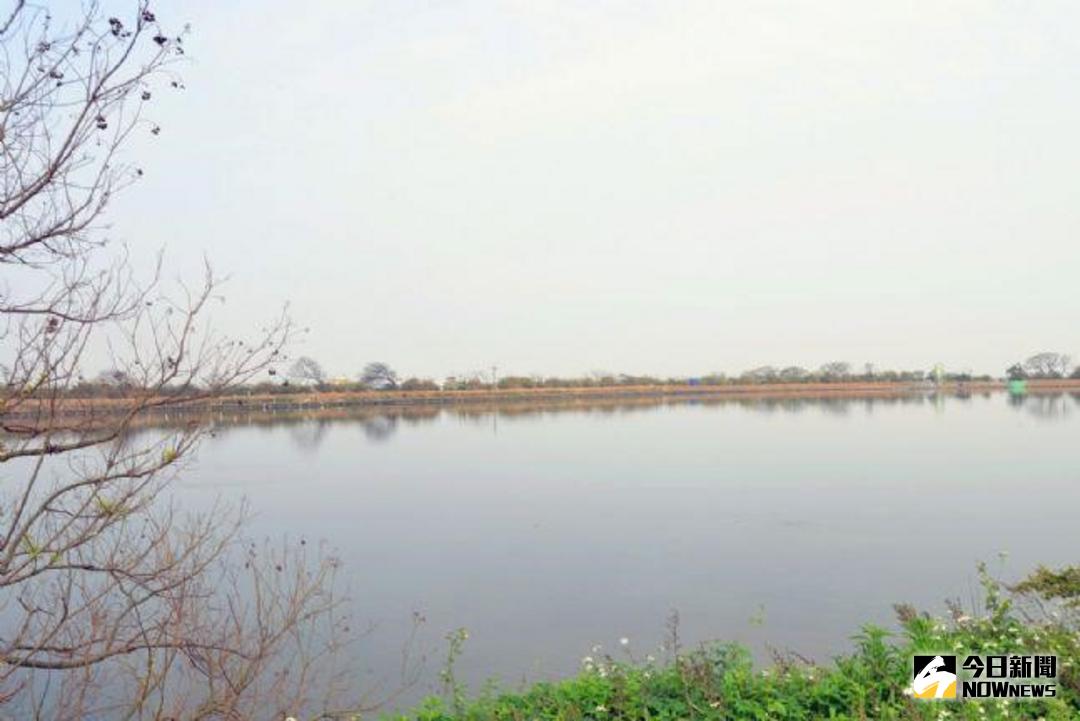 ▲桃園埤塘養魚有百年歷史，但其實於法不合，遭監察院糾正農委會。（圖為埤塘示意圖，非當事埤塘）（圖／桃園市政府提供）