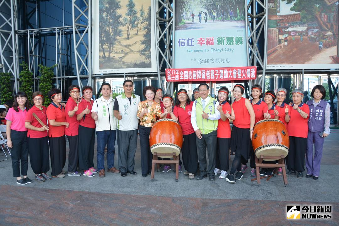 ▲嘉義市府在廣場前舉辦嘉義市聖火傳遞活動。（圖／記者郭政隆攝，2017.11.8）