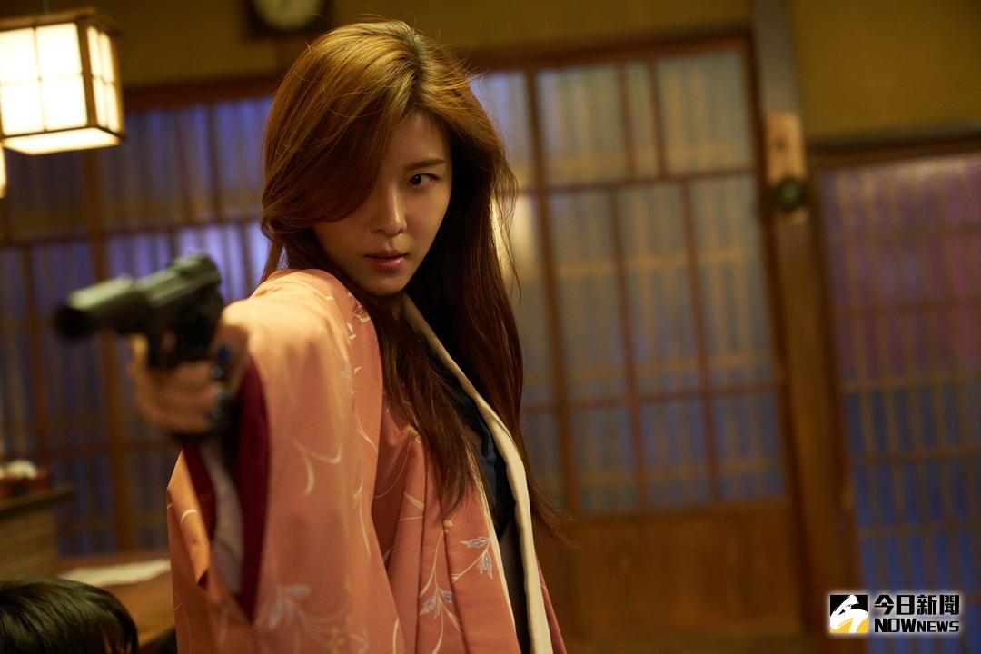 ▲河智苑透露自己很愛笑，跟片中的冷酷殺手形象截然不同。（圖╱華映，2017.11.08）