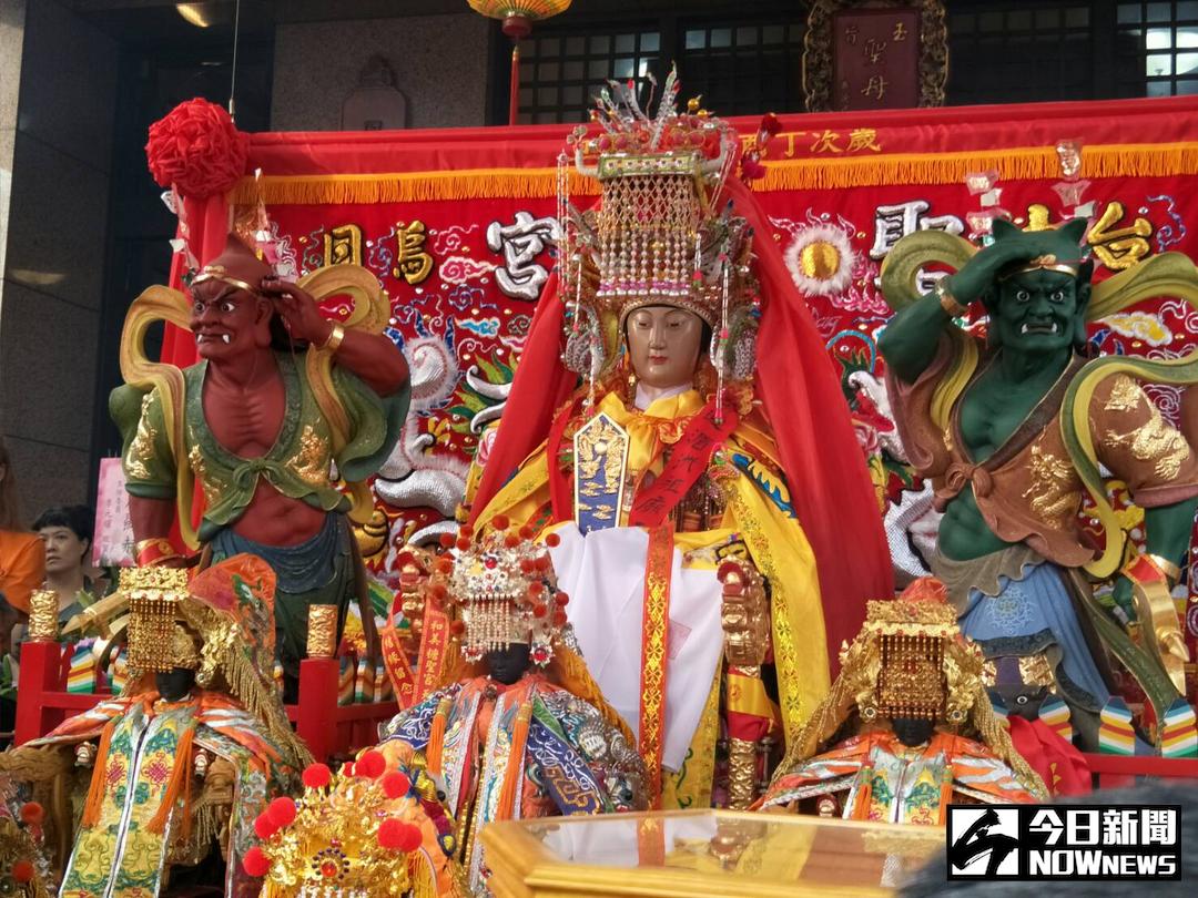 ▲「湄洲媽祖來台繞境祈福」繞境隊伍，抵達台中烏日聖母宮（圖／柳榮俊攝 , 2017.10.4）