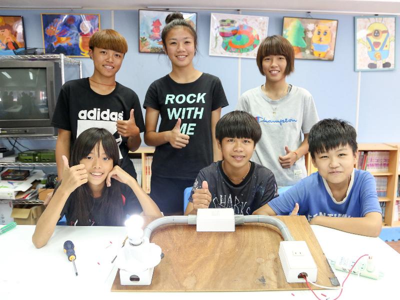 ▲台灣世界展望會透過資助兒童計畫及助學行動，每年幫助國內約5萬名弱勢家庭學童穩定且安心上學。（圖／記者郭政隆翻攝）