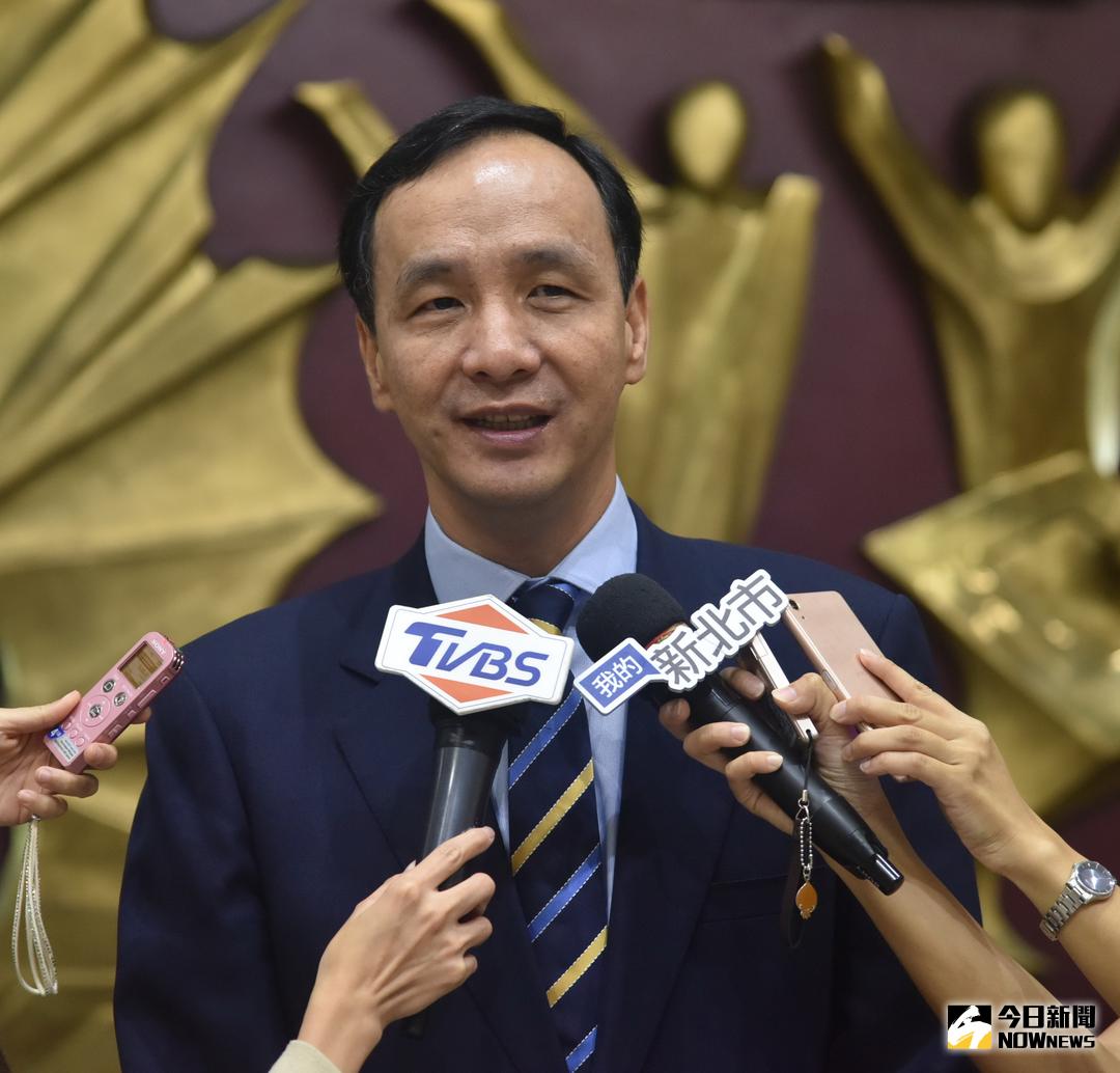 ▲新北市長朱立倫今（3）日受訪時強調，是否設駐北京辦事處，最重要的態度，就是從人民的角度出發，不要從政治的角度去否定。（圖／記者陳志仁攝，2017.11.03）