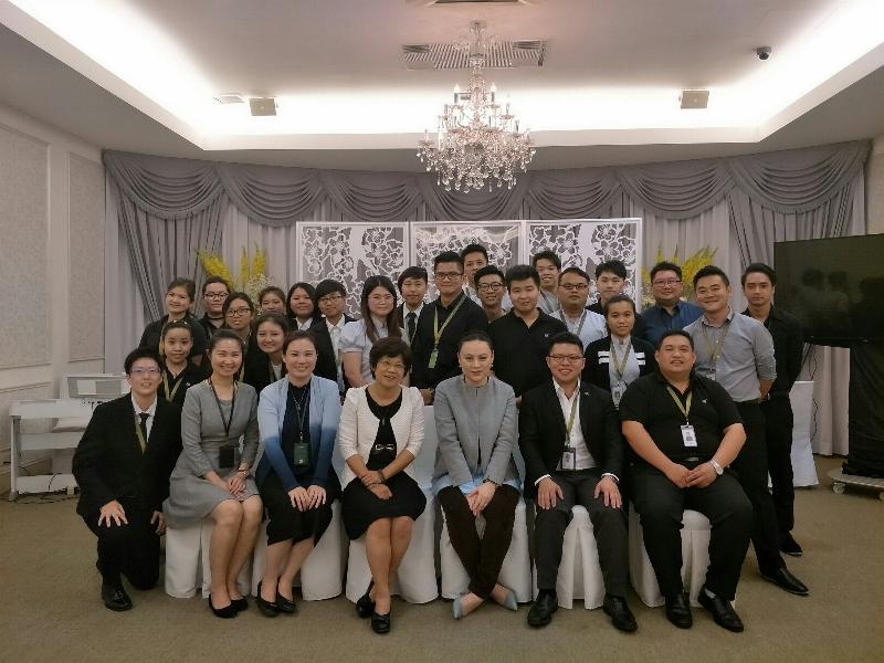 ▲南華大學生死系率學生海外見習，師生與孝恩集團輔導部同仁合影。（圖／記者郭政隆翻攝）