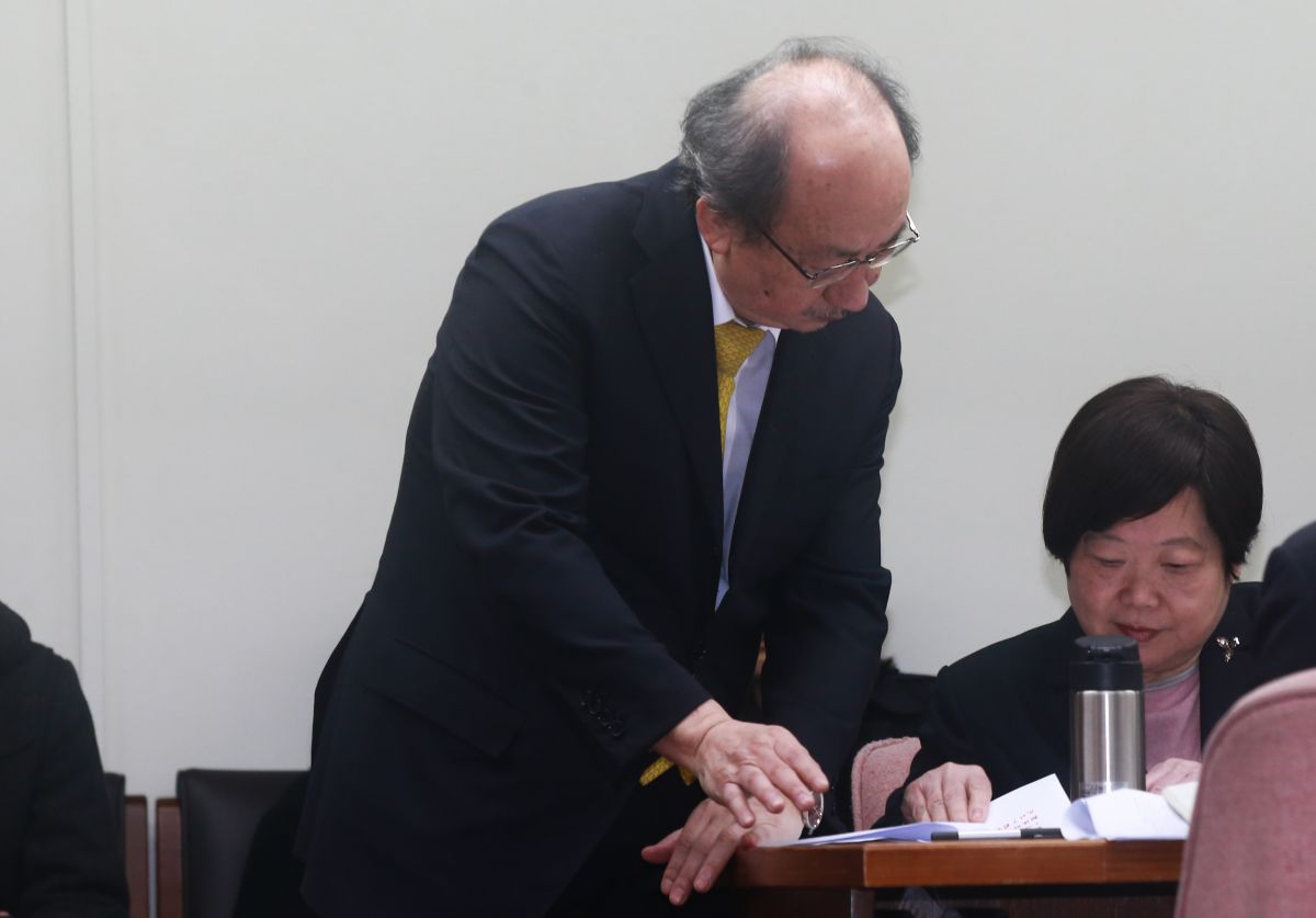 ▲民進黨團總召柯建銘強調，絕對沒對陳菊拍桌。（圖／資料照）