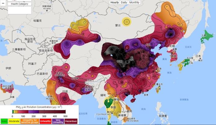▲中國大陸河西走廊地區PM2.5平均濃度破表，呈現一片黑如同「黑洞」。（圖／翻攝自《berkeleyearth.org》 , 2017.12.29）