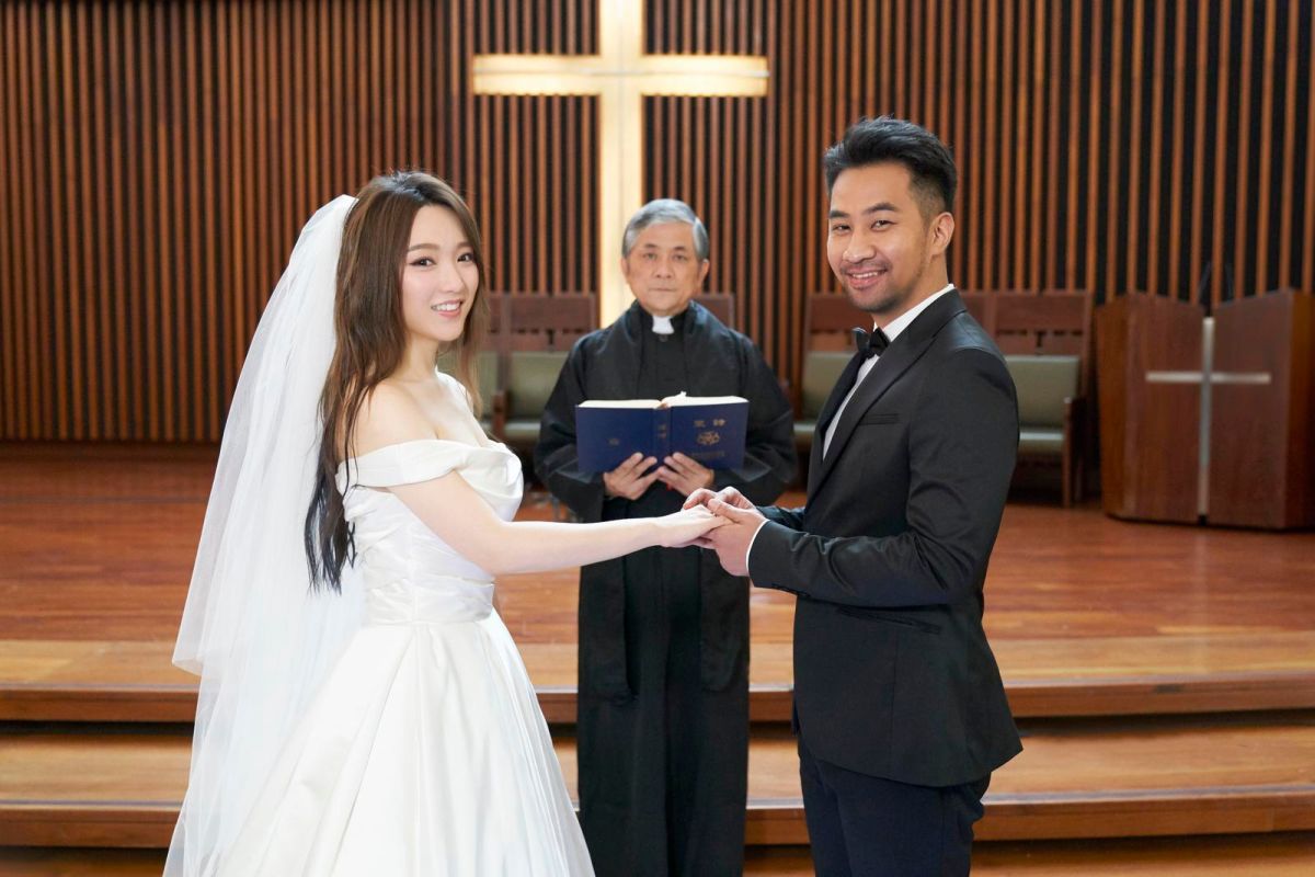 ▲閻奕格（左）在MV中與黃健瑋飆戲，兩人飾演感情失和的夫妻。（圖／華研提供 , 2017.12.28）