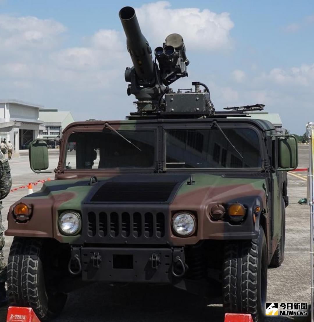 金門悍馬車營區內擦撞邊坡翻覆釀1死1傷| 政治快訊| 要聞| NOWnews今日新聞