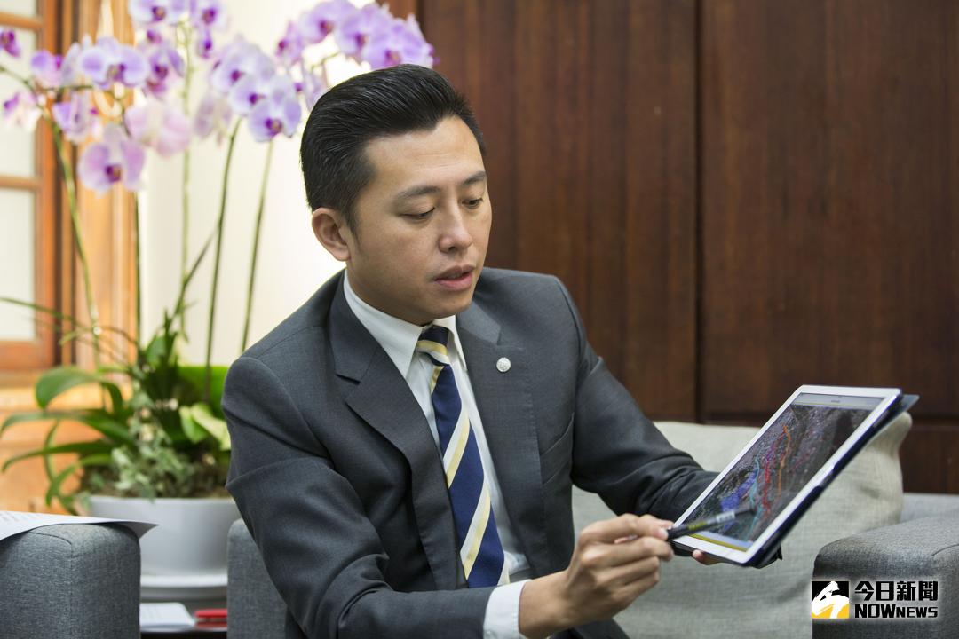 ▲為讓廢除的油庫轉型軟體園區，林智堅祭出產業發展「3枝箭」。（圖／記者陳志偉攝，2017.12.27）