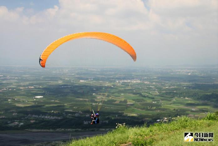 ▲屏東賽嘉飛行場是全東南亞最好的越野飛行傘場地，四季都適合飛行傘極限運動。（圖／記者陳宗傑攝）