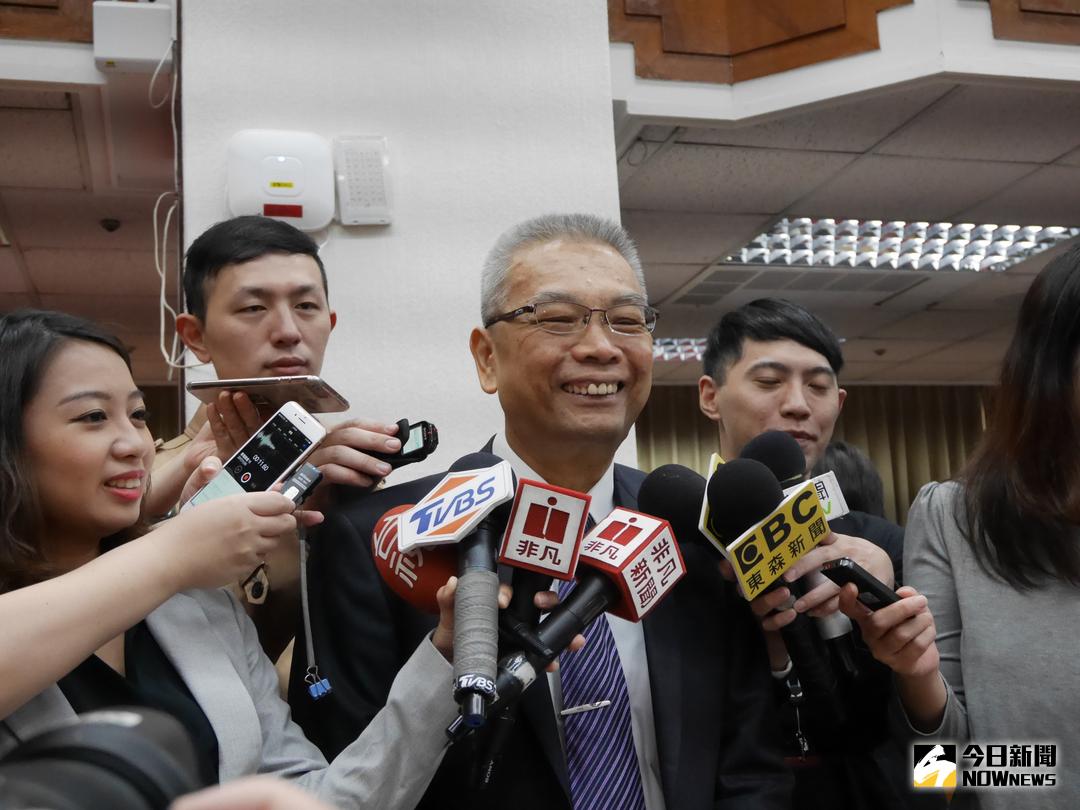 ▲財政部長許虞哲表示，由於業者反彈，認為不應單獨對公司型態補習班加徵營業稅，現正重新評估，並行文教育部，等待回函中。（圖／NOWnews資料照）