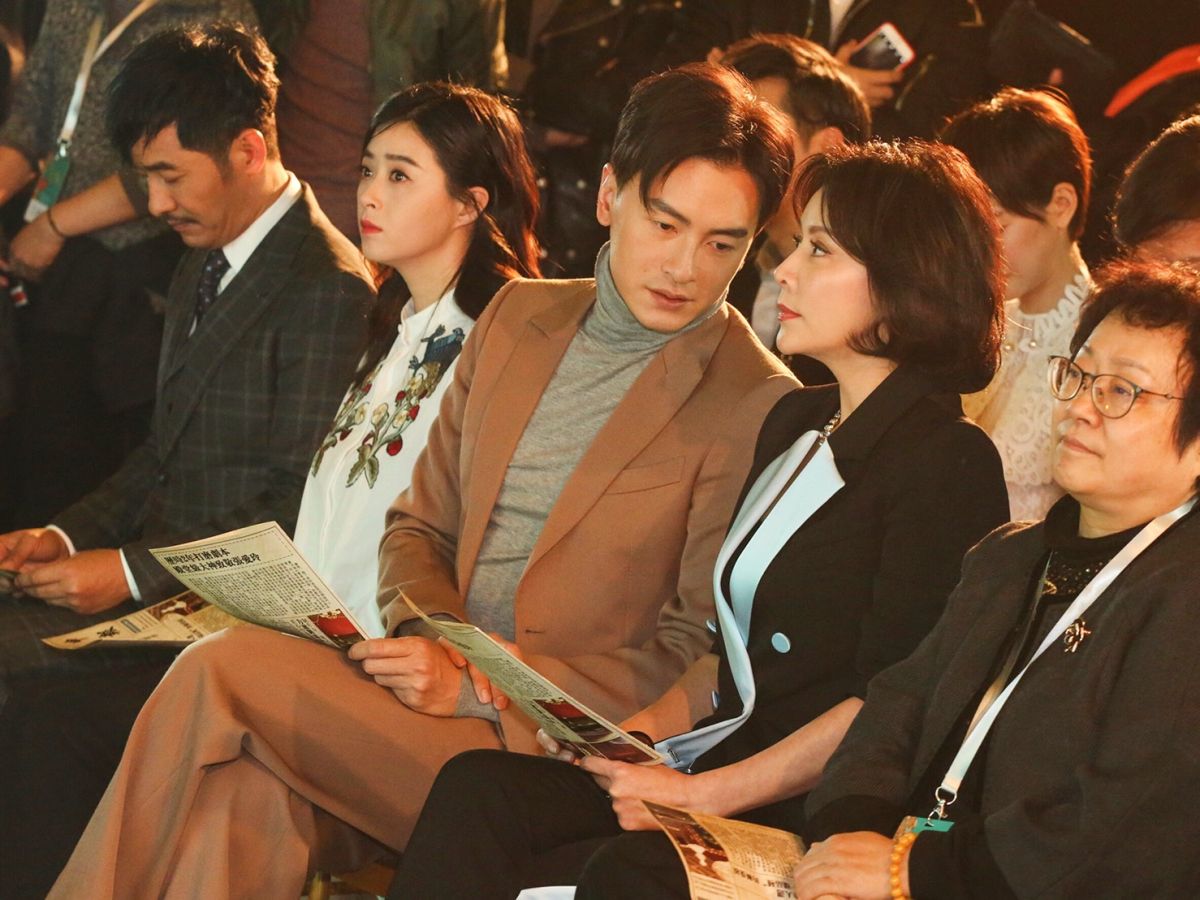 ▲鄭元暢（中）、劉嘉玲（右二）與蔣欣（左二）領銜主演《半生緣》。（圖／ 最大國際娛樂提供 , 2017.12.26）