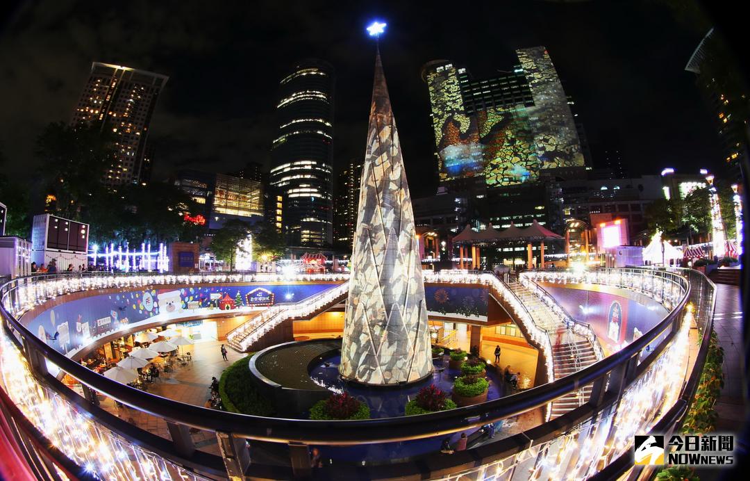 ▲新北市歡樂耶誕城榮登新加坡樟宜機場的官網，推薦「亞洲4大令人無法想像的完美耶誕市集」之一。（圖／記者陳志仁攝，2017.12.26）