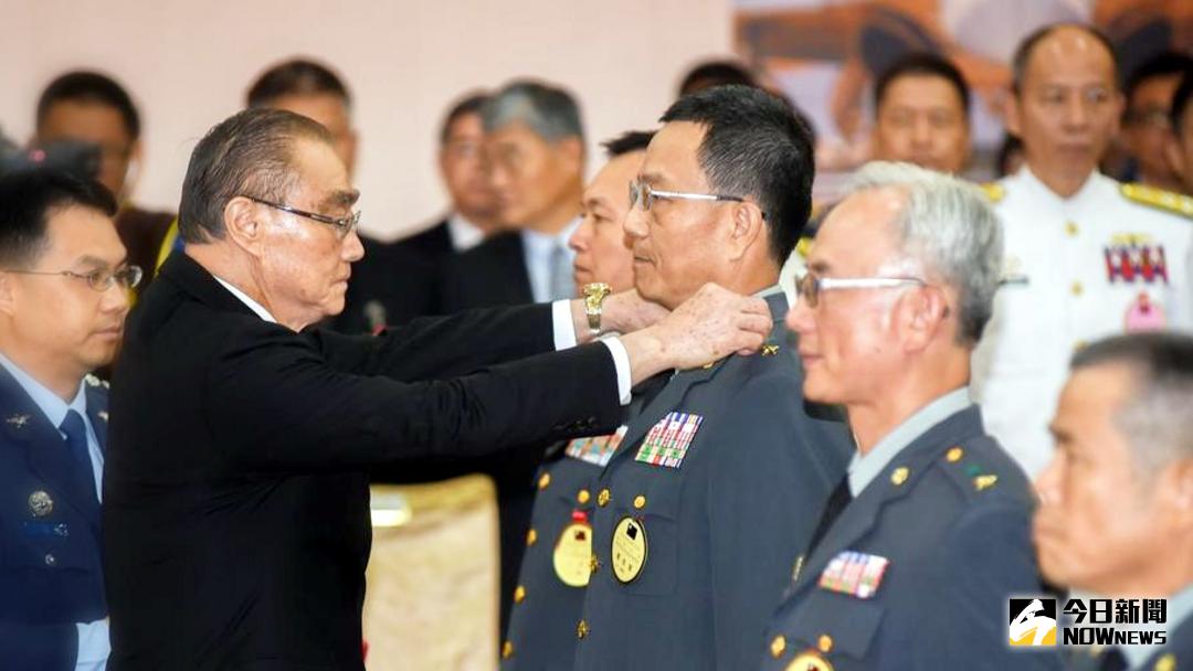 ▲國防部長馮世寬為晉任將官授階。（資料照／陳明安攝 ）
