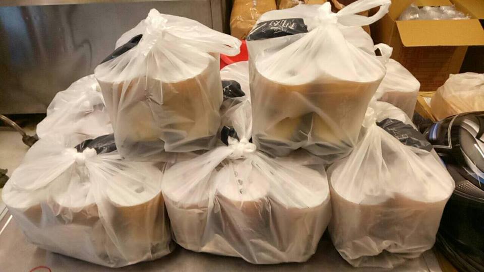 ▲有網友表示，自己開飲料店的朋友，遇到一位工讀生才做3天就離職，走後更傳來1長串「建言」。（示意圖／翻攝自《爆料公社》 , 2017.12.24）