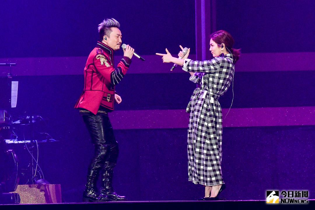 ▲鄭中基（左）演唱會由Ella擔任嘉賓。（圖／記者陳明安攝 , 2017.12.23）