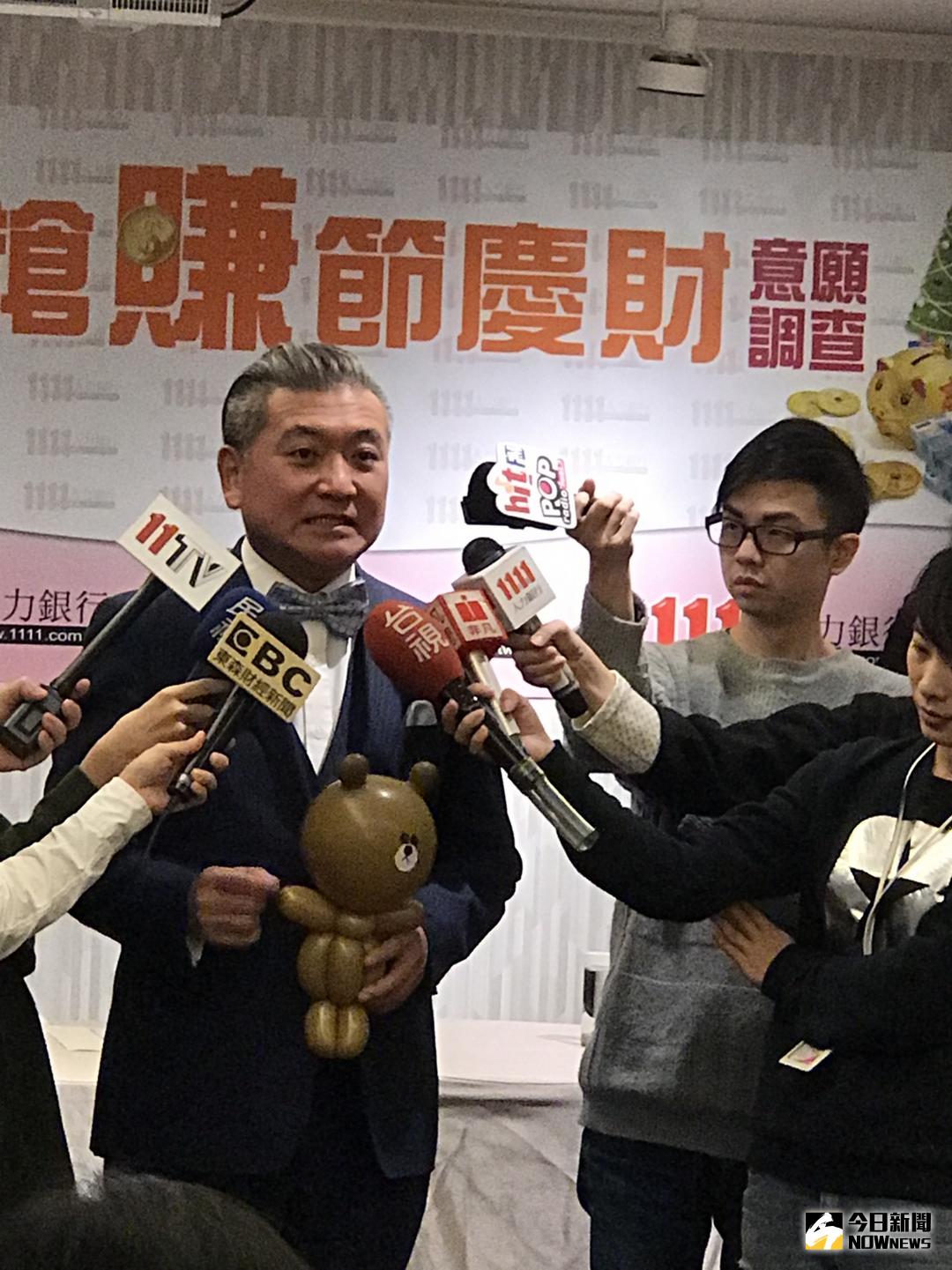 ▲1111 人力銀行副總經理何啟聖指出，雖然基本時薪明年漲至 140 元，上班族仍大嘆錢不夠用。（圖／記者陳家蕙攝,2017.12.22）