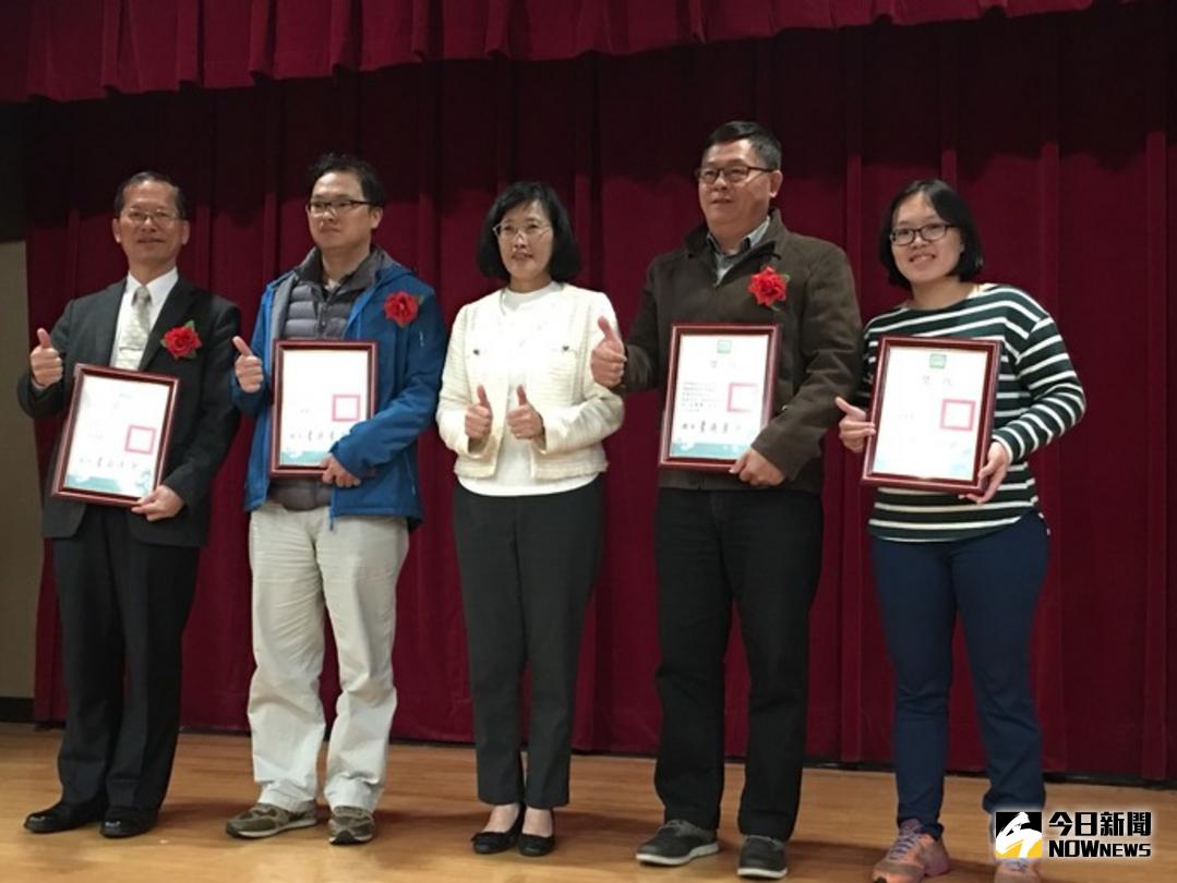 ▲縣府表揚績優單位，取德工業股份有限公司、雲林縣警察局、雲林縣議會、台糖北港量販店等4家單位。（圖／記者洪佳伶翻攝 , 2017.12.21）