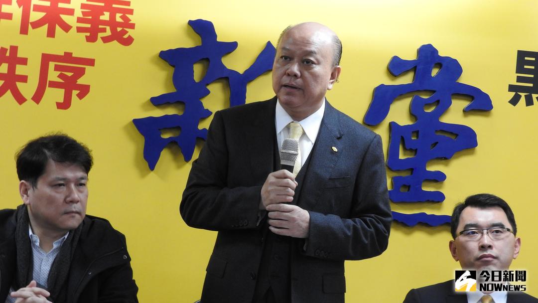 ▲新黨副主席李勝峰召開記者會，聲援包含王炳忠在內的4位青年軍。（圖／記者戴祺修攝,2017.12.19）
