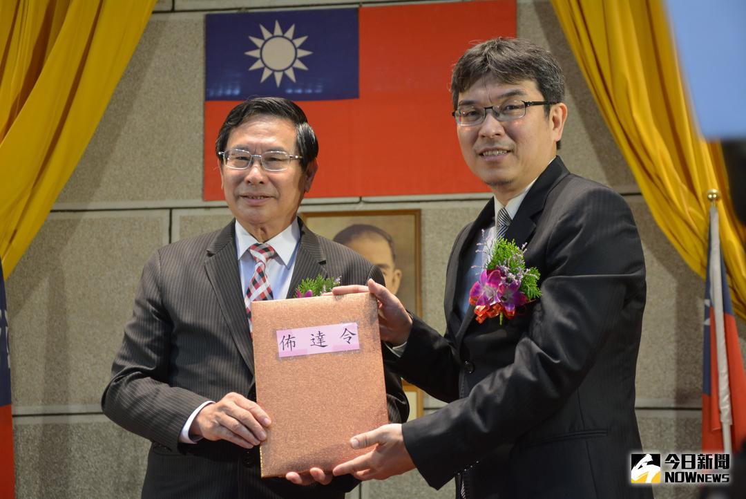 ▲嘉義市長涂醒哲主持新任衛生局長張耀懋布達暨宣誓典禮。（圖／記者郭政隆攝影，2017.12.18）