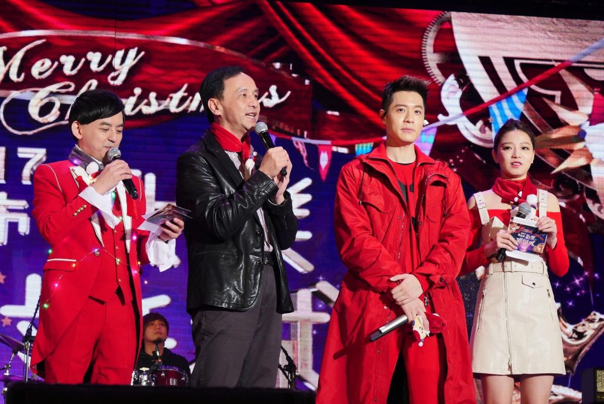 ▲新北市長朱立倫與周湯豪共同點燈，強調歡樂耶誕城已成為台灣最具代表性的國際級觀光活動之一。（圖／新北市政府觀光旅遊局提供）