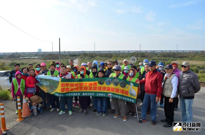 ▲台南市生態保育學會今日舉辦溼地健走及淨灘活動。（圖／記者黃文博攝，2017.12.17）