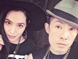 ▲吳建豪和老婆石貞善(左)現在都各玩各的。(網路圖,2017.12.16) ▲吳建豪和老婆石貞善(左)現在都各玩各的。(網路圖,2017.12.16)