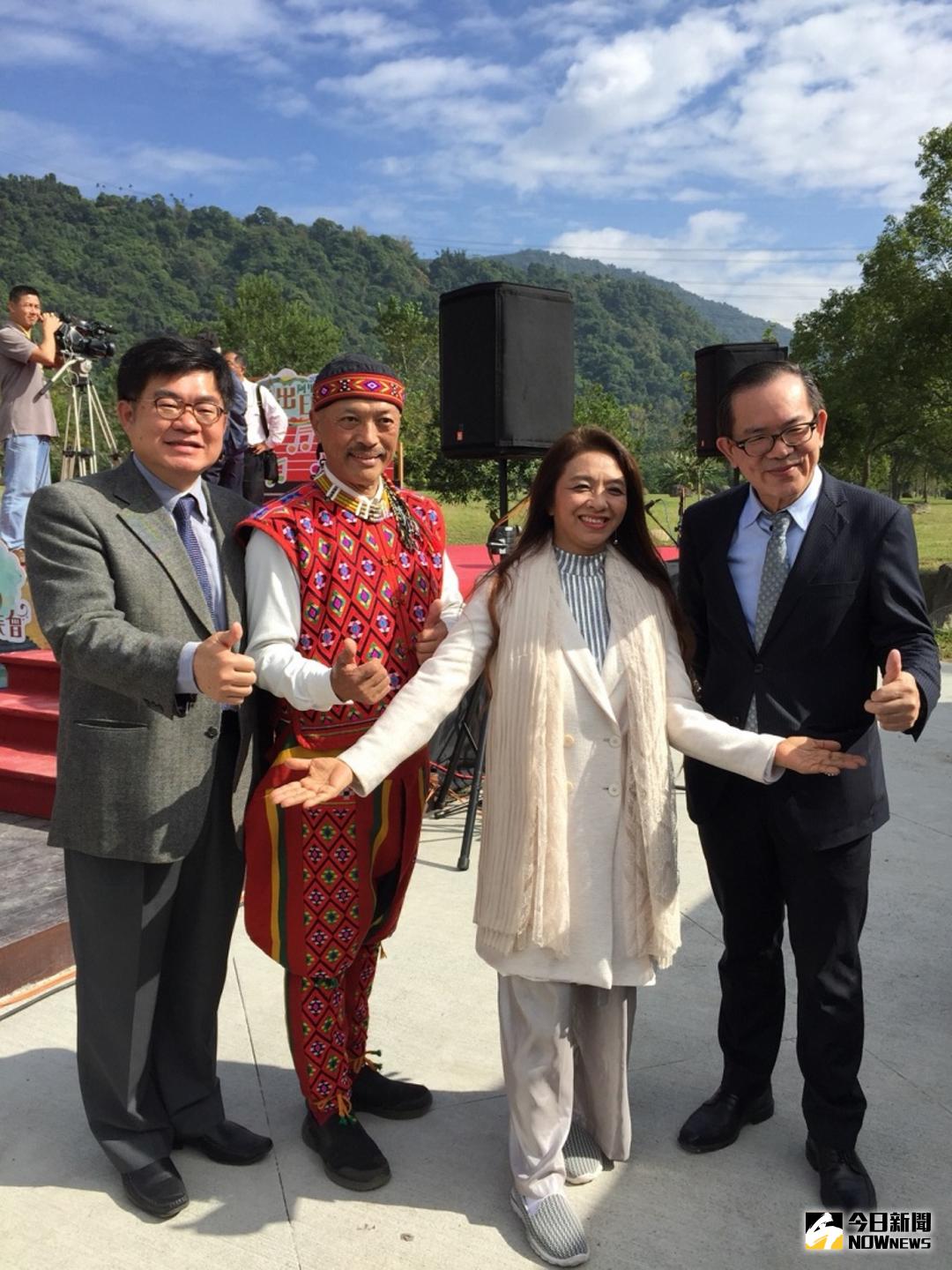 ▲女高音許景淳、男高音南賢天攜手演出，讓國人聆賞高水準的歌聲，一起迎接阿里山2018第一道曙光。（圖／記者陳鐘聲攝 , 2017.12.13）