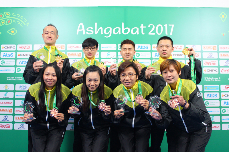 ▲中華保齡球隊男團（後排）9月27日在亞室武運賽事擊敗卡達拿下金牌，吳浩銘為後排右一。（圖／中央社資料照）