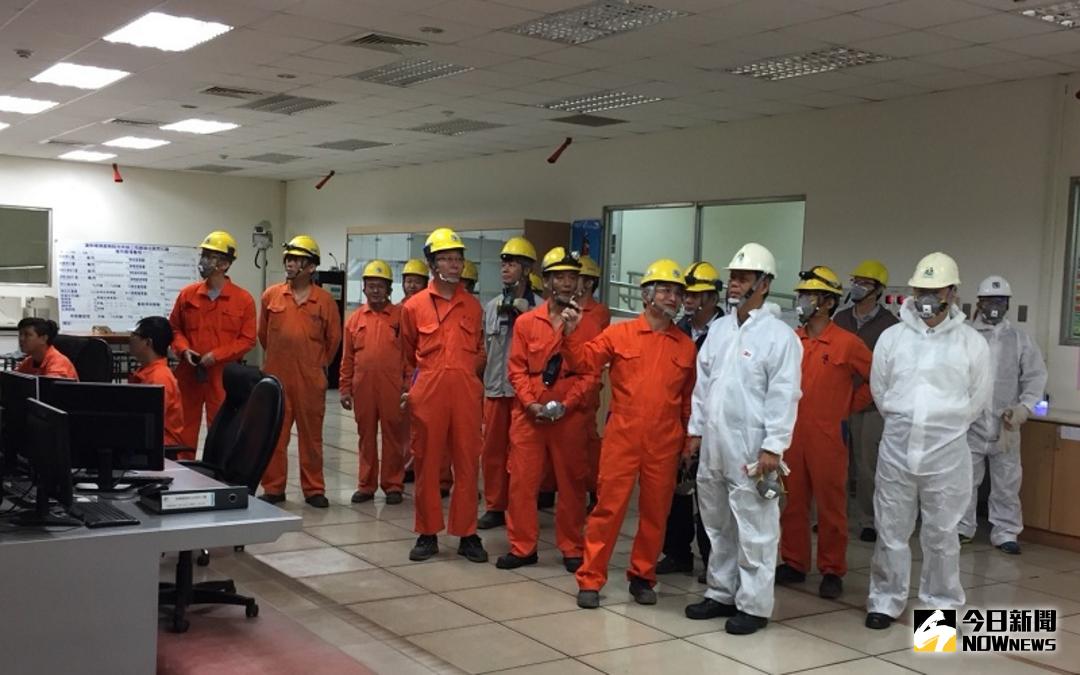 ▲嘉義縣焚化爐冬季歲修，環保局長顏旭明為確實檢視過程。（圖／記者陳鐘聲攝 , 2017.12.08）