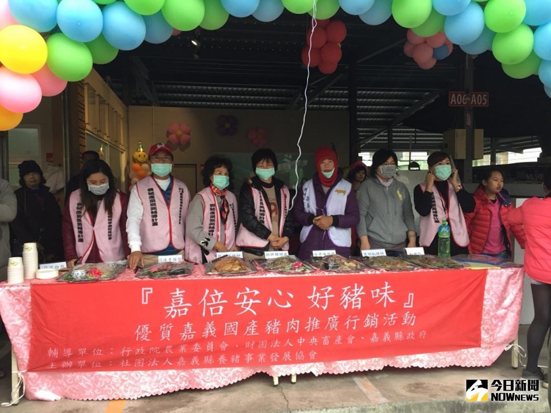 ▲嘉義縣養豬事業發展協會為建構國產生鮮豬肉販售的通路，可以溯源供應鏈，將以QRcode為安全把關。（圖／記者陳鐘聲攝 , 2017.12.08）