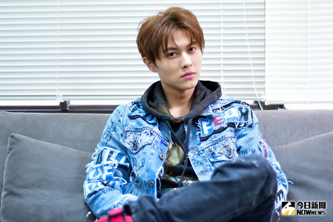 ▲王子邱勝翊想跳脫框架，藉由扮演各種「角色」，活成另外一個人。（圖／記者葉政勳攝 , 2017.12.01）