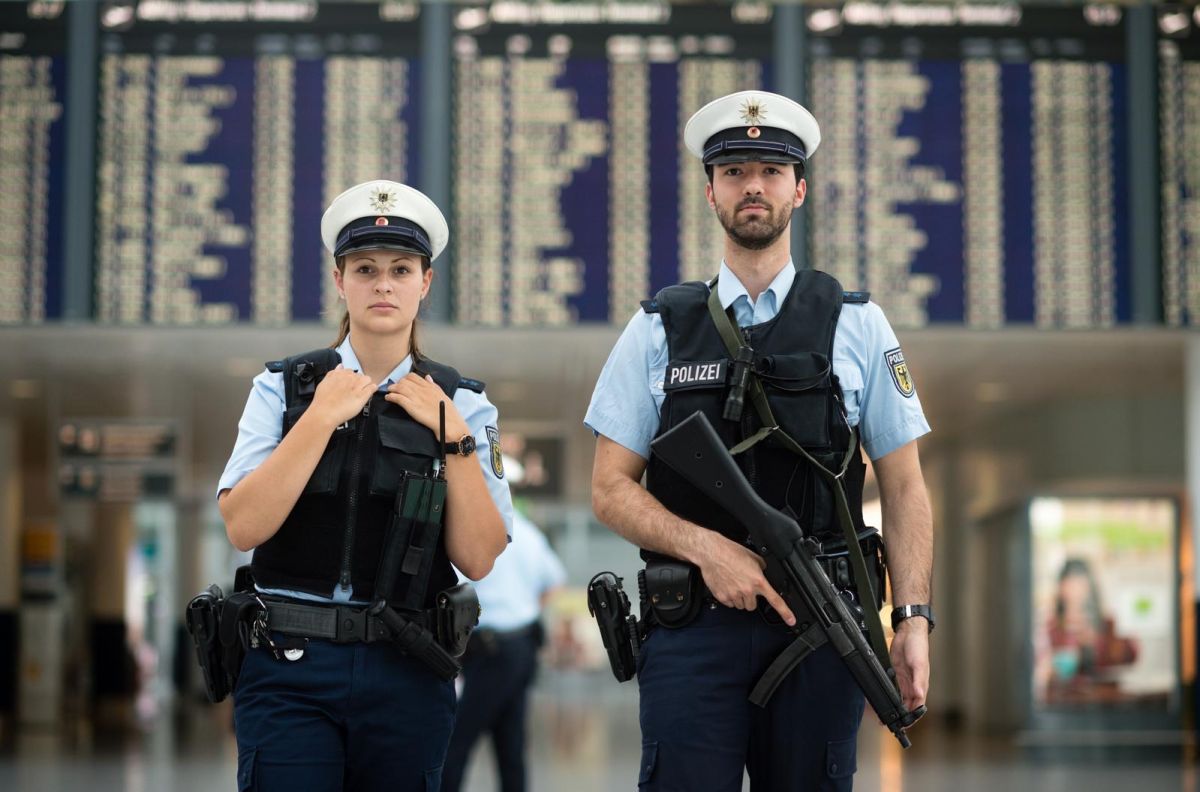 ▲MP5衝鋒槍因為高命中精準度、可靠、後座力低，被許多國家反恐怖部隊與海關採用成為制式武器，（圖／達志影像 ／美聯社）