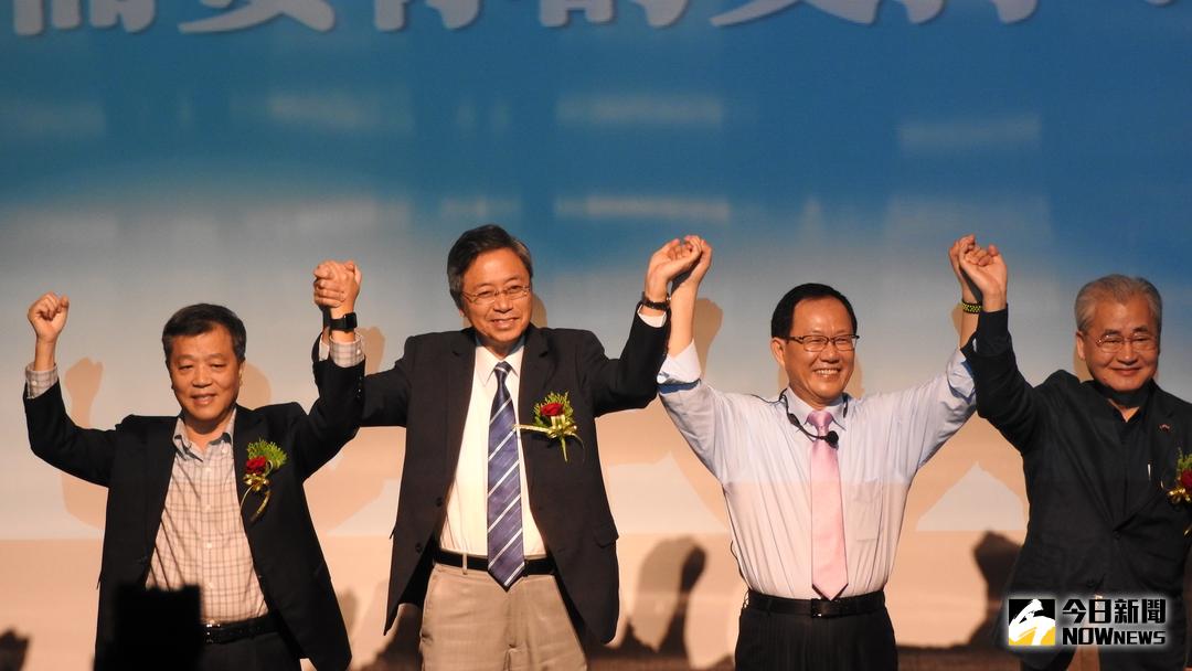 ▲前國民黨立委丁守中（右二）第五次宣布參選台北市長，包括前行政院長張善政、毛治國與前勞動部長陳雄文都出面力挺。（圖／記者戴祺修攝,2017.11.18）