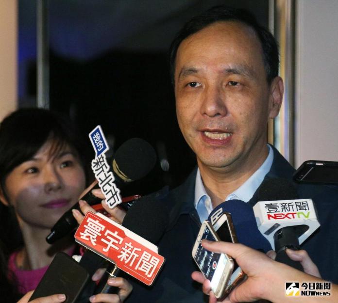 ▲新北市長朱立倫今（4）日受訪時呼籲，「不要每天談選舉」，把市政工作做好，選舉是明年的事。（圖／記者陳志仁攝，2017.12.04）