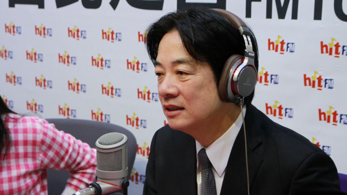 ▲行政院長賴清德4日表示，社會對一例一休的強烈反彈讓民進黨立院黨團一度沒有堅守，他是意外，但沒有生氣。（圖／ Hit Fm提供, 2017.12.04）