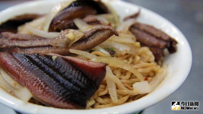 口感像鼻涕？他問「鱔魚意麵」好吃嗎　兩派網友掀論戰
