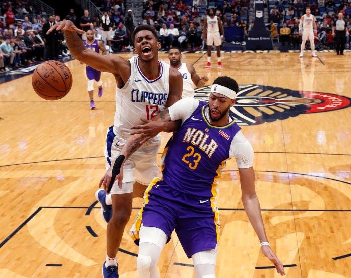 ▲Anthony Davis\\(右\\)孤軍奮戰。（圖／美聯社／達志影像）