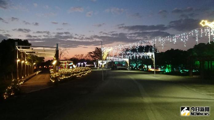 ▲2018花在彰化活動，今年首次在溪州公園舉辦的夜間燈會，今年的燈區設計相當吸睛。（圖／記者陳雅芳翻攝，2018.01.28）