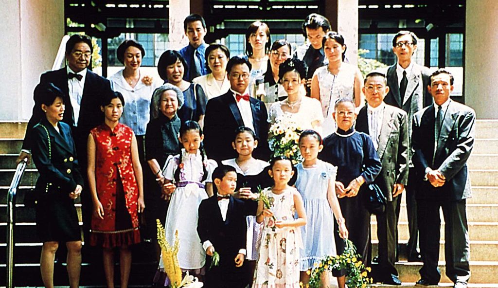 ▲《一一》可以看到吳念真（右）與蕭淑慎（中）當年青澀的樣貌。（劇照，2018.01.27）