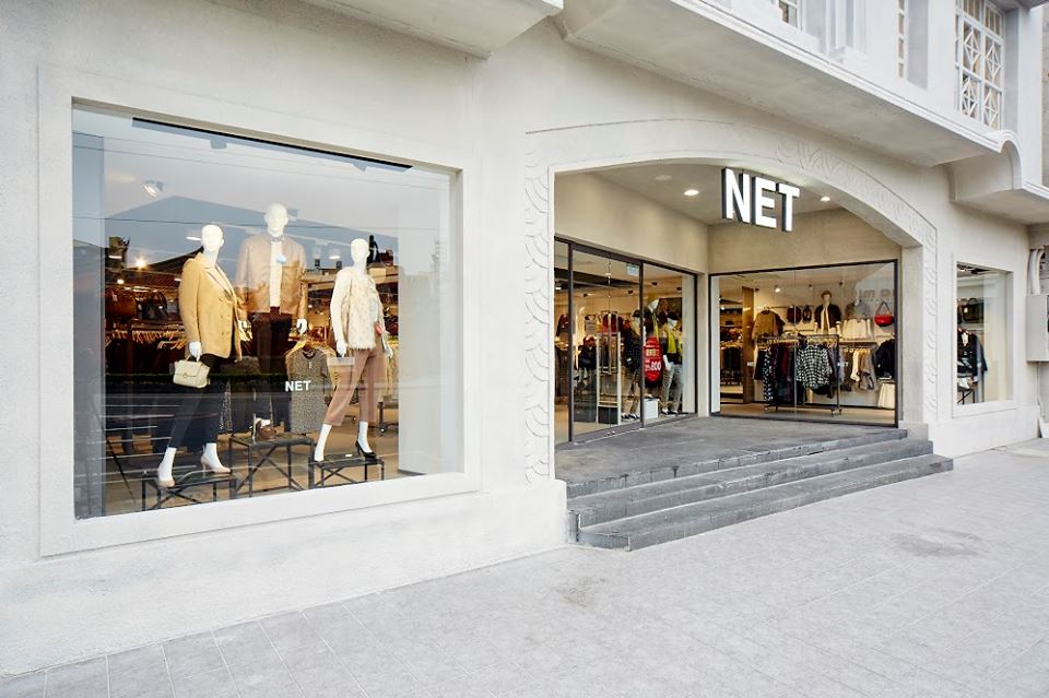 ▲NET 提供南投家扶中心 250 張價值 2000 元的提貨券，讓弱勢家庭也能夠穿新衣過好年。（圖／翻攝自NET臉書）