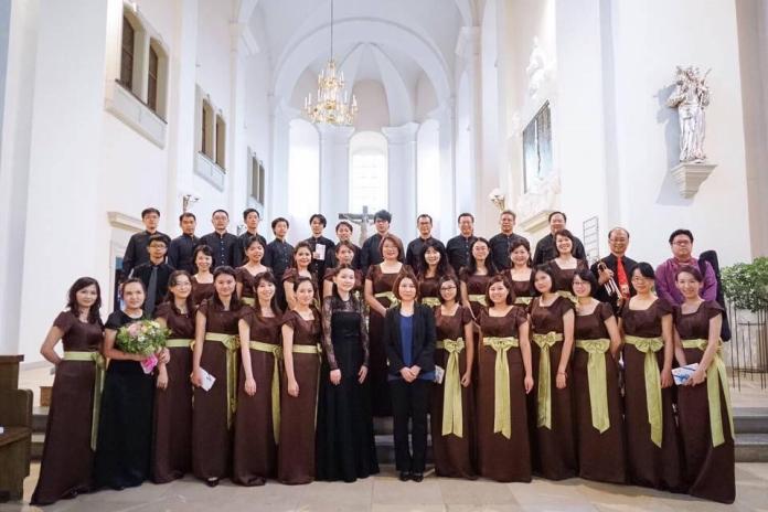▲愛唱歌手合唱團陣容龐大，27日將在中興堂百人獻唱名曲兒童彌撒（圖／合唱團提供）