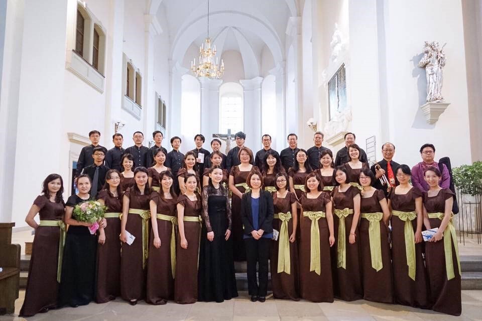 ▲愛唱歌手合唱團陣容龐大，27日將在中興堂百人獻唱名曲兒童彌撒（圖／合唱團提供）