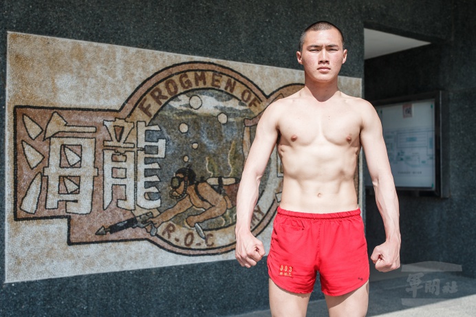 ▲ 目前正在受訓的144期學員林柏志，畢業於陸軍官校，到了部隊後，便非常嚮往成為海龍蛙兵的一員，除了想讓自己加入特種部隊，也希望自己的爸媽能夠為他感到榮譽。（軍聞社記者陳軍均攝）