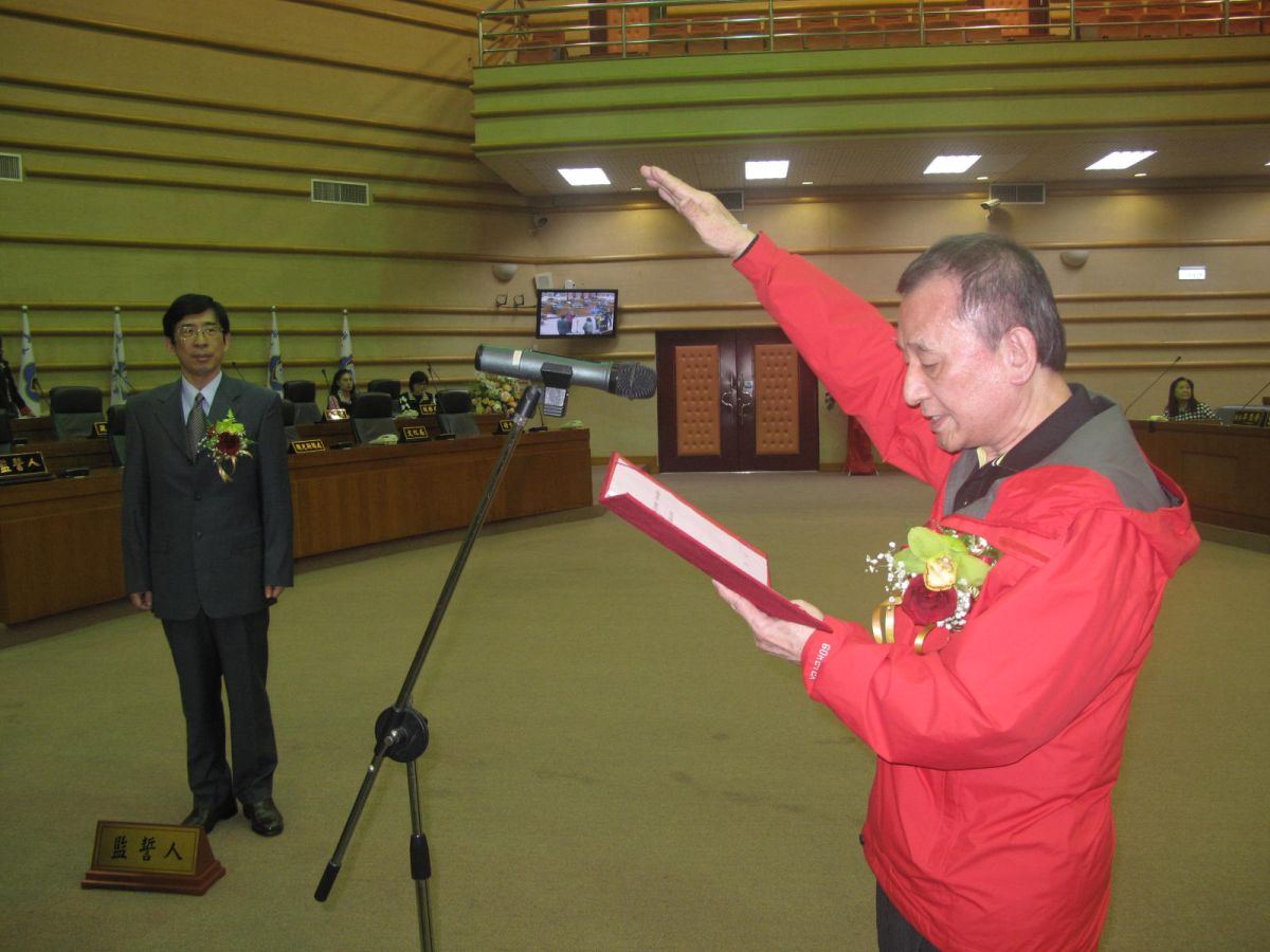 ▲遞補宣誓就職的嘉義市議員黃國村。（圖／記者郭政隆攝影2018.1.19）