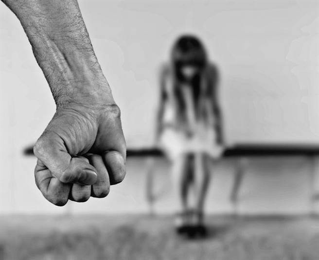▲律師呂秋遠觀察，家暴案中的被害人常遭到情緒綁架，出現 10 大經典句型。（圖／截自Pixabay圖庫）