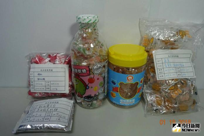 ▲生物科技食品公司使用逾期配料調配糖果。（圖／衛生局提供 , 2018.1.18）