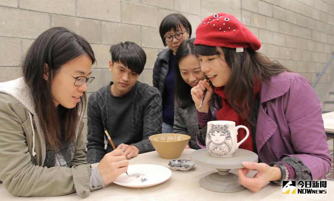 ▲鶯歌陶博館首次推出專屬學生的陶瓷專業課程，國小5年級到高中職學生皆可報名參加。（圖／記者陳志仁攝，2018.01.18）